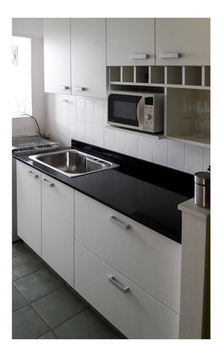 Imagen 1 de 10 de Mesada Granito Negro Brasil, Cocina - Forma Y Diseño