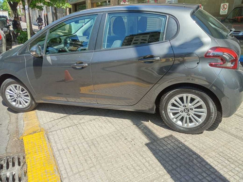 Imagen 4 de 17 de Peugeot 208 2018 1.6 Allure Tiptronic 2018