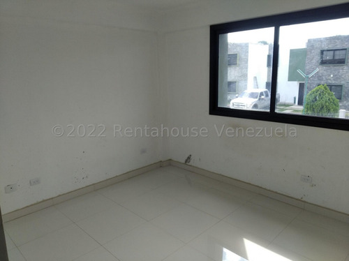 José Trivero Vende Hermosa Casa Duplex Ubicada En Cabudare