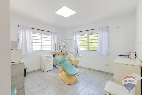 Casa En Venta 3 Dormitorios +quincho +consultorio