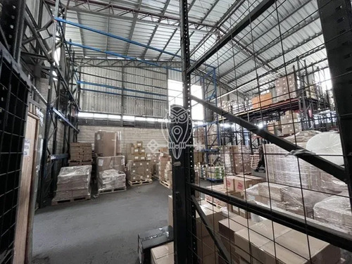 Venta Activo Industrial, San Joaquín Con 92 Mts. De Frente
