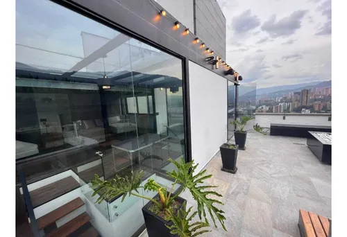Vendo Apartamento Triplex En El Poblado, San Lucas