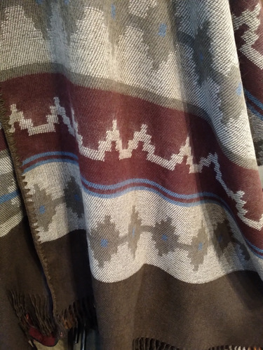 Ruana, Poncho De Alpaca Color Marron . Tuyunti Artesanias.