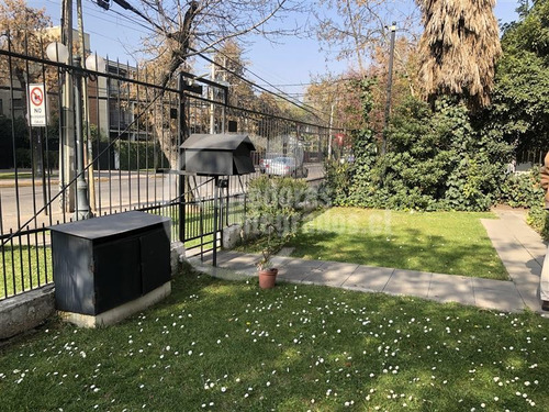 Imagen 4 de 13 de Casa En Venta De 5 Dorm. En Providencia
