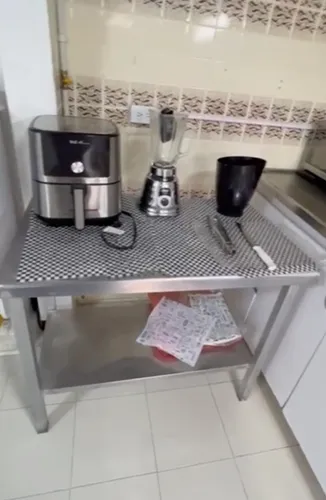 Arriendo Cocina Amoblada Dentro De Bar En Funcionamiento