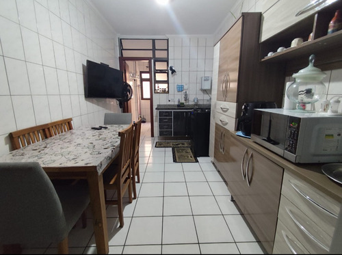 Mobiliado - 1 Dormitório Sacada Envidraçada- Prédio Com Elevador E Piscina