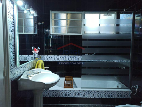 Chalet A Mts Del Colegio S. Pablo En Barrio Ingles