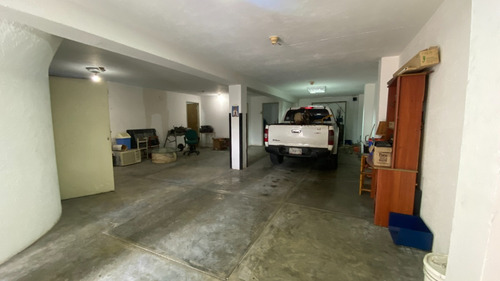 Edificio Comercial En Venta. Bello Monte-el Recreo. 710 M2. 3 Puestos Techados. Listo Para Mudarse!