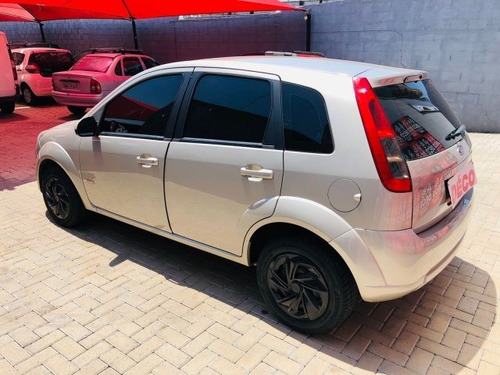 Imagem 10 de 12 de Fiesta 1.6 Rocam Hatch 8v Flex 4p Manual