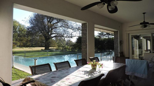 Imagen 8 de 30 de Casa En Venta De Cinco Ambientes Con Fondo Verde
