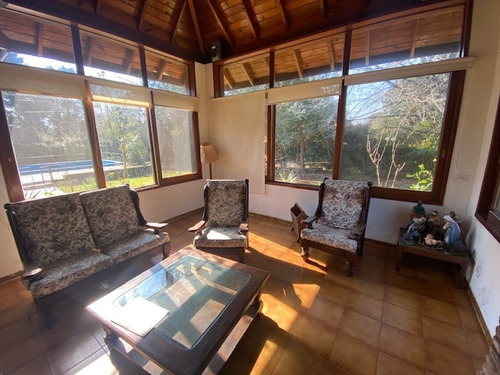 Imagen 9 de 14 de Retasada! Venta Casa En La Martona 6 Ambientes Sobre 2 Lotes