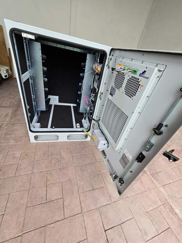 Gabinete Telecomunicaciones Exterior Con Clima Gris (Usado)