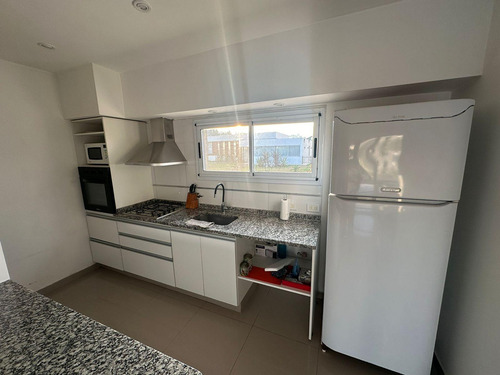 Casa De 4 Ambientes Con Pileta En Santa Ines!!! Se Alquila Amoblada!!!