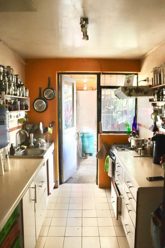Luminosa Casa En Condominio 5d, 2b, 1e Een Ñuñoa