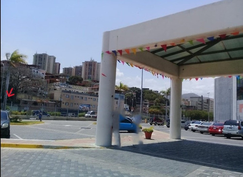 Me .- Excelente Terreno Súper Bien Ubicado, En Catia La Mar.- Cod. 24-9383