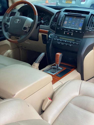Toyota Lc 200 Limited V8
