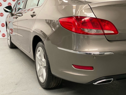 Imagen 14 de 17 de Peugeot 408 2.0 Feline 2011