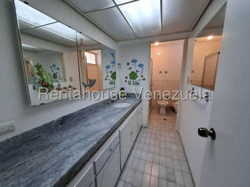 Apartamento En Venta En Colinas De Los Caobos Con Excelente Vista De Caracas Y El Avila