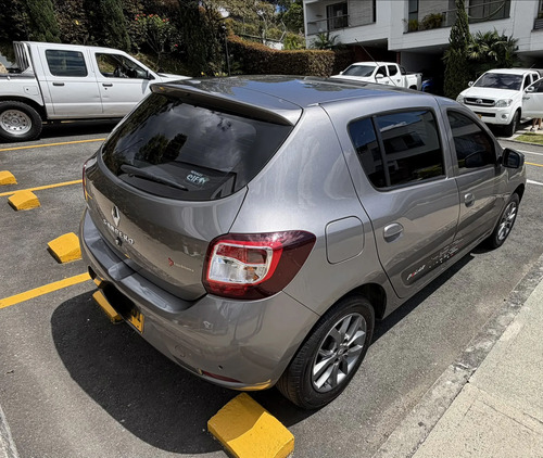 Sandero Polar