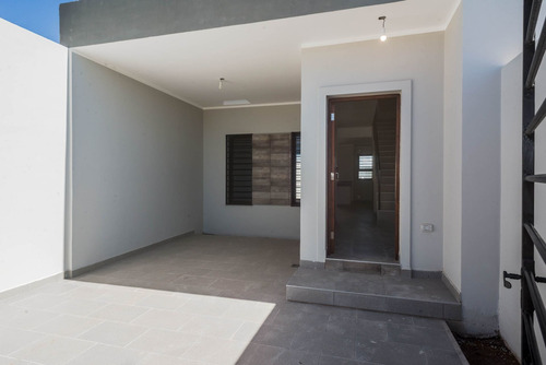 Imagen 3 de 30 de Duplex Venta Via Aurelia 3 Dorm Zona Aeropuerto