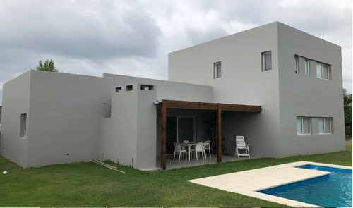 Casa  En Venta Ubicado En El Cantón, Escobar, G.b.a. Zona Norte