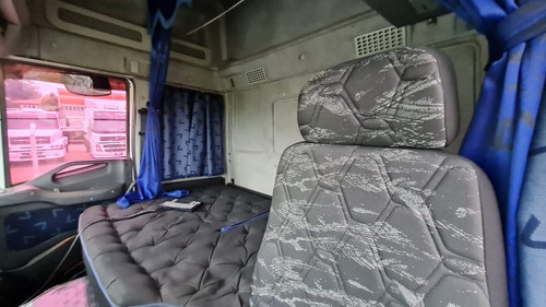 Imagem 5 de 15 de Iveco Stralis 460 6x2 2010