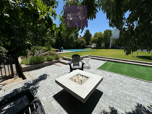 Casa En Venta De 4 Dorm. En Colina A Pasos De Laguna