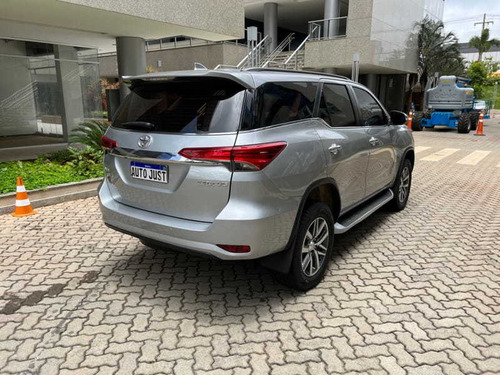 Imagem 6 de 15 de Toyota Hilux Sw4 4.0 Srx 4x4 7 Lugares V6 24v Gasolina 4p 20
