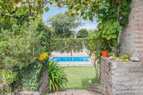Imagen 3 de 9 de Casa Interna Con Pileta, Quincho Y Parquizado Liquido