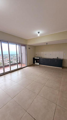 Alquiler! Departamento De Categoría Tipo Dúplex De 2 Dormitorios En Lavalle Al 1100, Barrio Sur