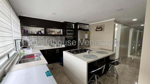 Casa En Venta En Campo Claro 3 Niveles Caracas Angela Tochon
