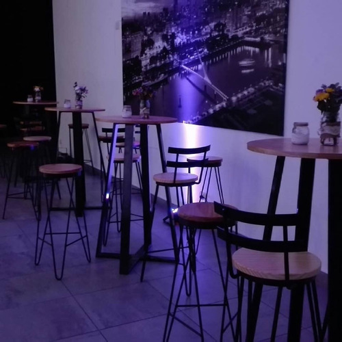 Alquiler De Baquetas Livings Cubo Capitone Y Mesas Altas