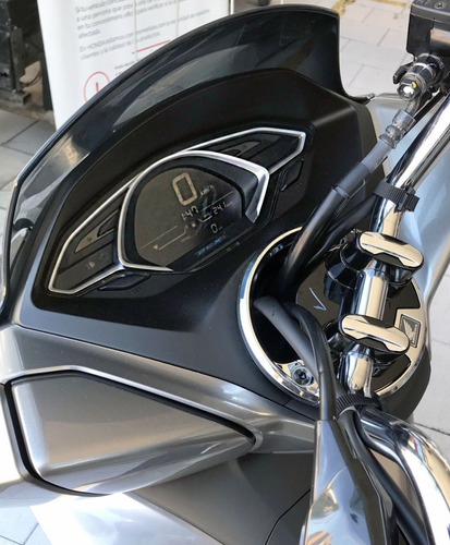 Imagen 8 de 18 de Honda Pcx 150 Okm Azul Comfort Y Rendimiento! En Genamax!