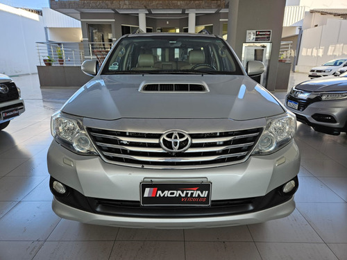 Toyota Hilux SW4 3.0 SRV 4X4 7 LUGARES 16V TURBO INTERCOOLER DIESEL 4P AUTOMÁTICO