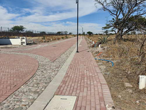 Terreno En Ciudad Maderas Corregidora, Qro.