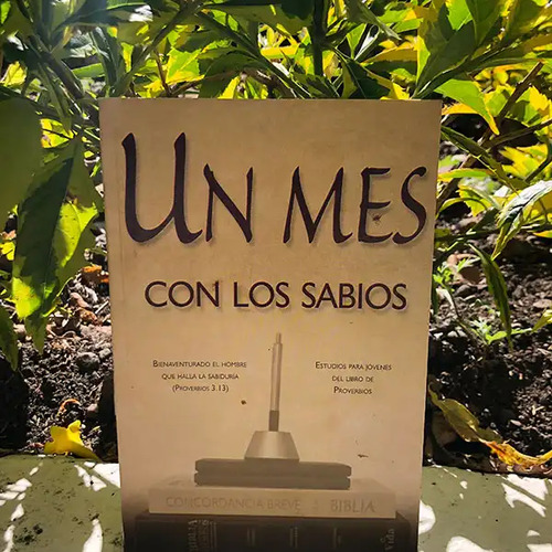 Libro Un Mes Con Los Sabios