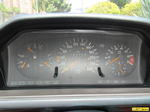 Imagen 16 de 25 de Mercedes Benz 220 E 2.2 W124