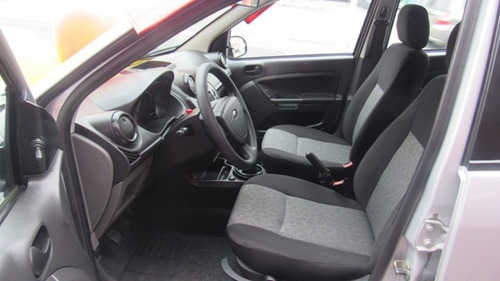 Imagem 7 de 10 de Ford Fiesta Sedan 1.0 Flex