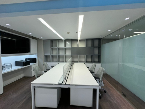 Oficina En Alquiler. Las Mercedes,torre Sma. 31848561