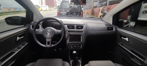 Imagem 8 de 11 de Volkswagen Fox 2014 1.0 Trend Tec Total Flex 5p