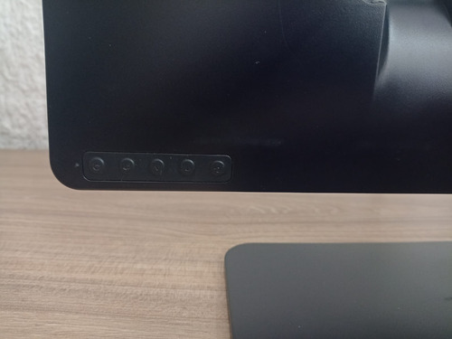 Elegante Monitor Elo Touch 22 Bocinas Integradas (Reacondicionado)