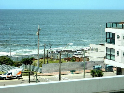 Apartamento En Venta De 2 Dormitorios En Peninsula