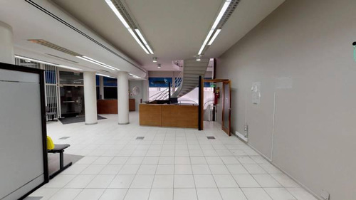 Local Comercial En Alquiler - Bartolomé Mitre 688