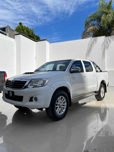 Imagen 5 de 14 de Toyota Hilux 2013 3.0 Cd Srv Cuero I 171cv 4x4 4at