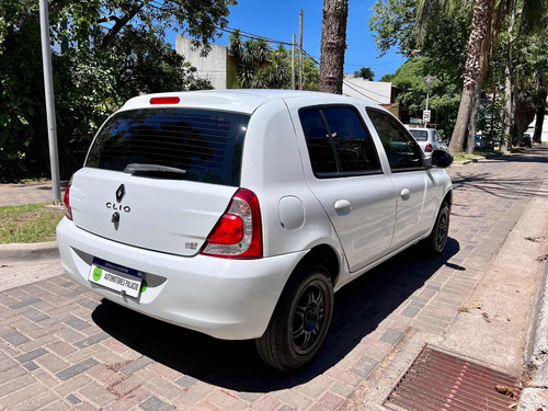 Imagen 5 de 11 de Renault Clio 2015 1.2 Mío Authentique Pack Look