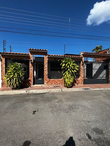 Hermosa Casa Familiar En Turmero  Valle Lindo