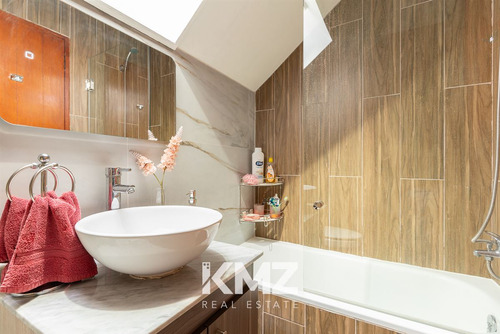 Vende Casa 5d/4b/e De155/360 M2, San Carlos Apoq, Las Condes