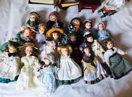 24 Muñecas De Porcelana, Hechas A Mano Y Sus Complementos
