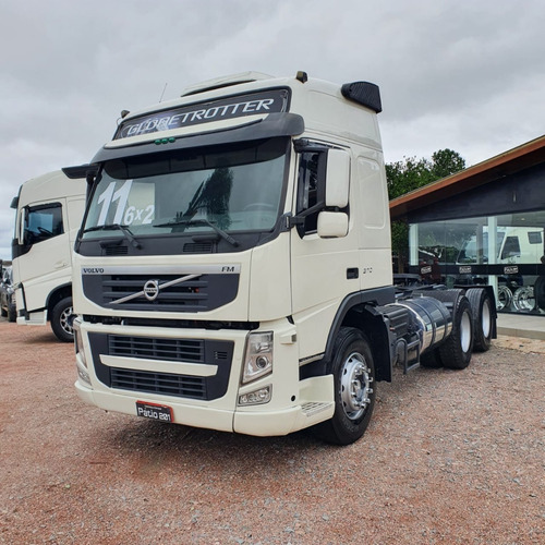 Imagem 2 de 15 de Caminhão Volvo Fm 370 Cavalo 6x2 Trucado 2011 Fm370