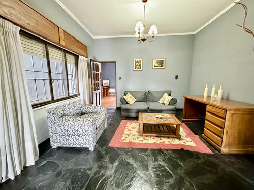 Suipacha 2800 - Casa De 3 Dormitorios En Venta Con Pileta - Rosario, Parque Casado